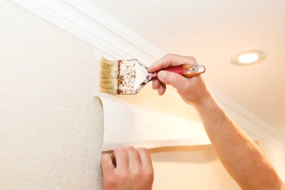 Pose de papier peint au Garric — revêtements muraux et toiles de verre